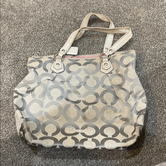 Coach Purse- Very Big - Picture 2 of 6